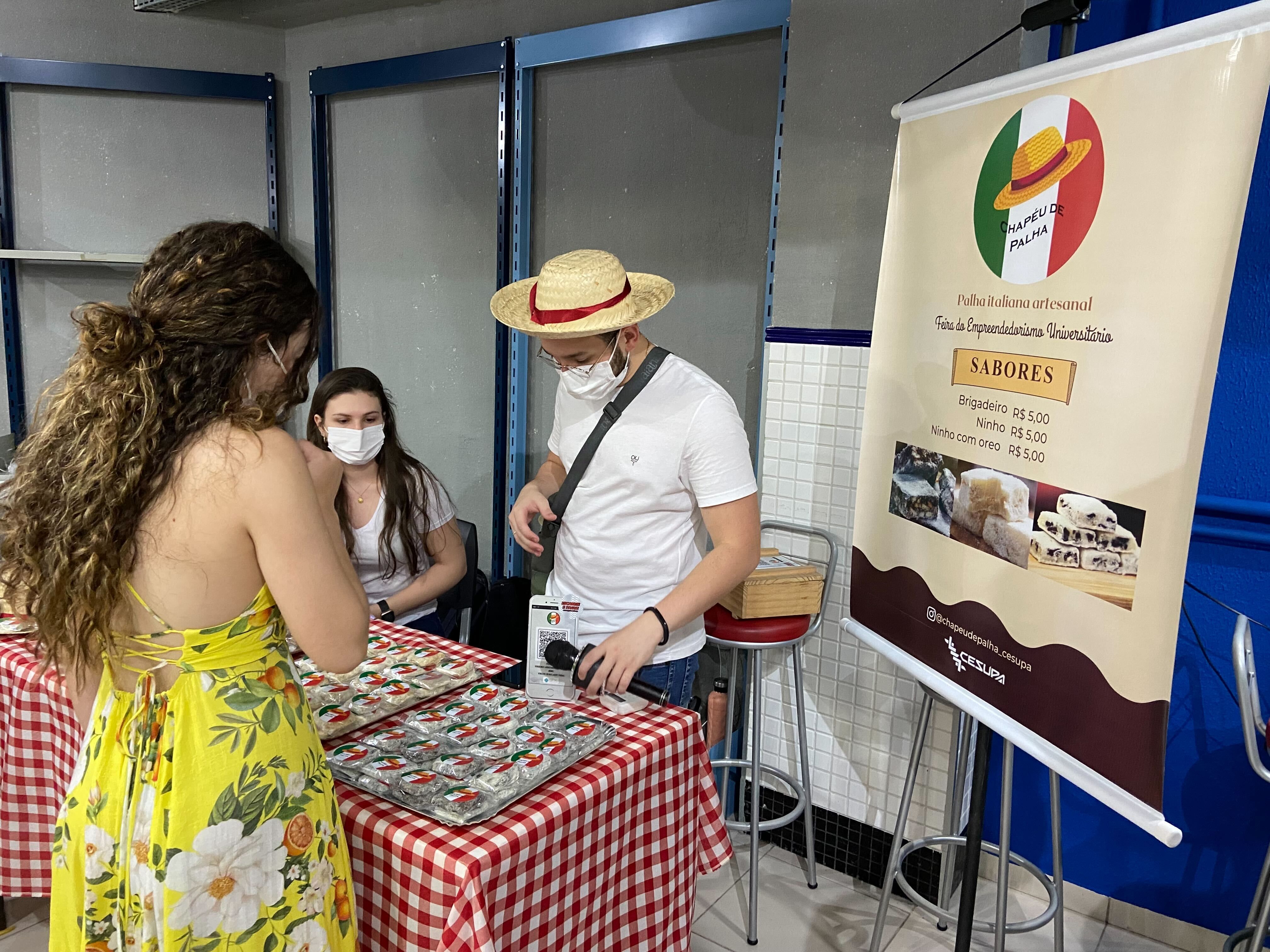 Calouros de Administração exercitam a criatividade na 7ª Feira de Empreendedorismo Universitário