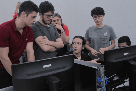 Alunos de Ciência da Computação e Engenharia de Computação desenvolvem projetos para a Moobi