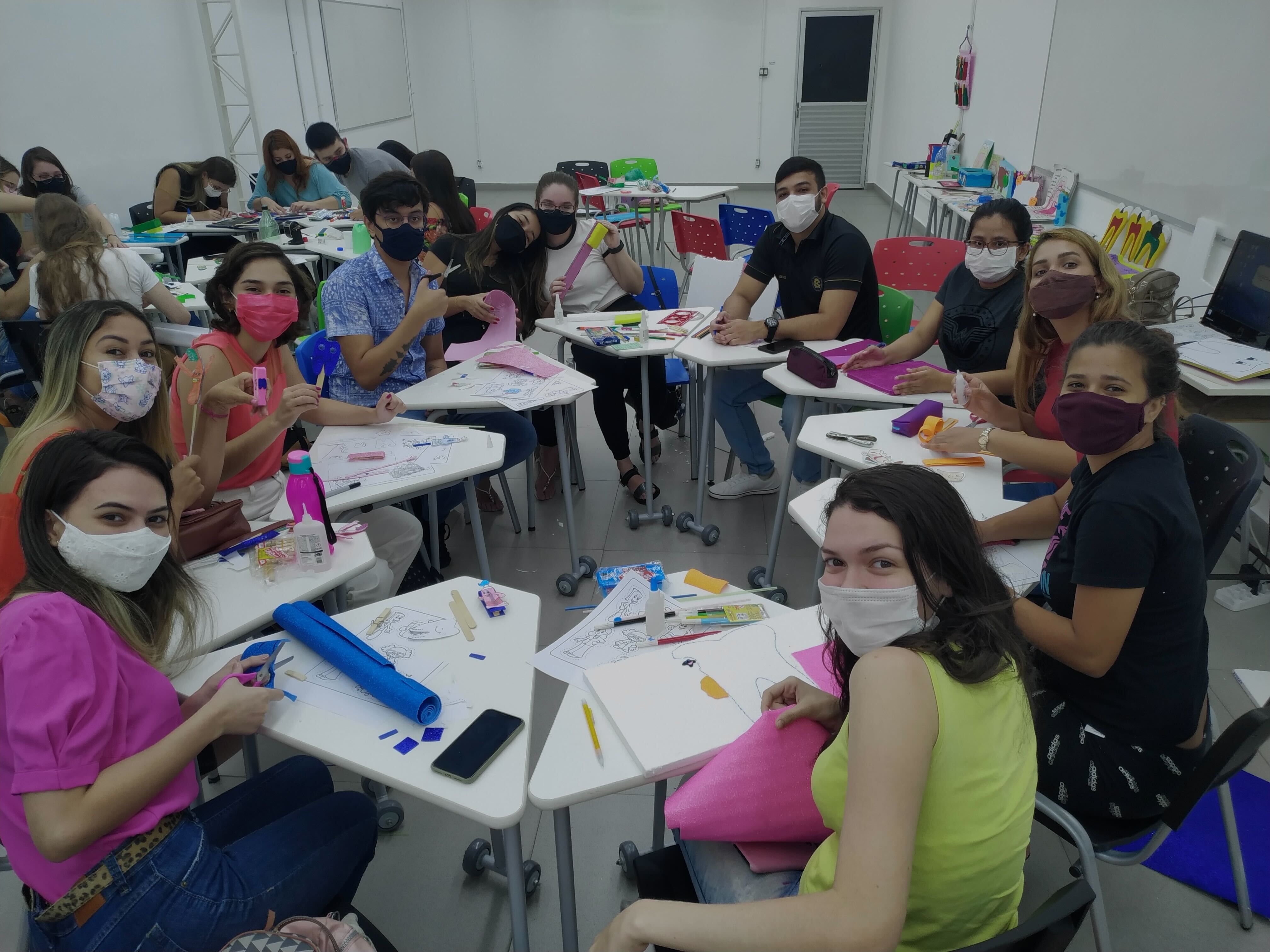 Oficina estimula a criatividade de alunos de Odontologia e aumenta o repertório para o atendimento infantil