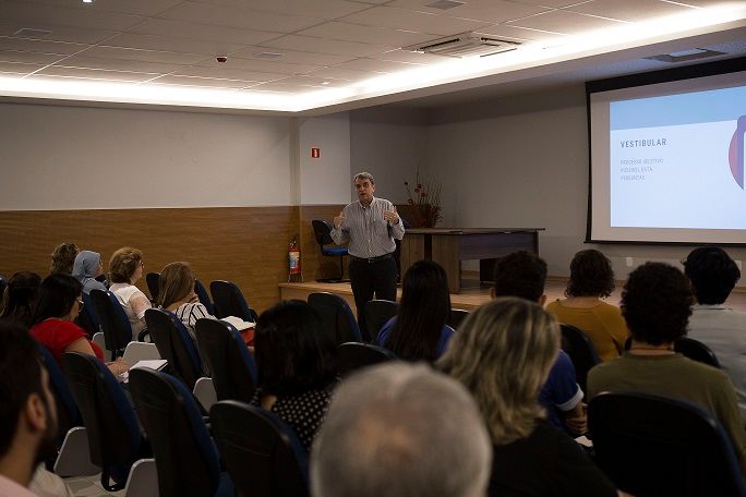 Cesupa realiza encontro com representantes de colégios e cursinhos