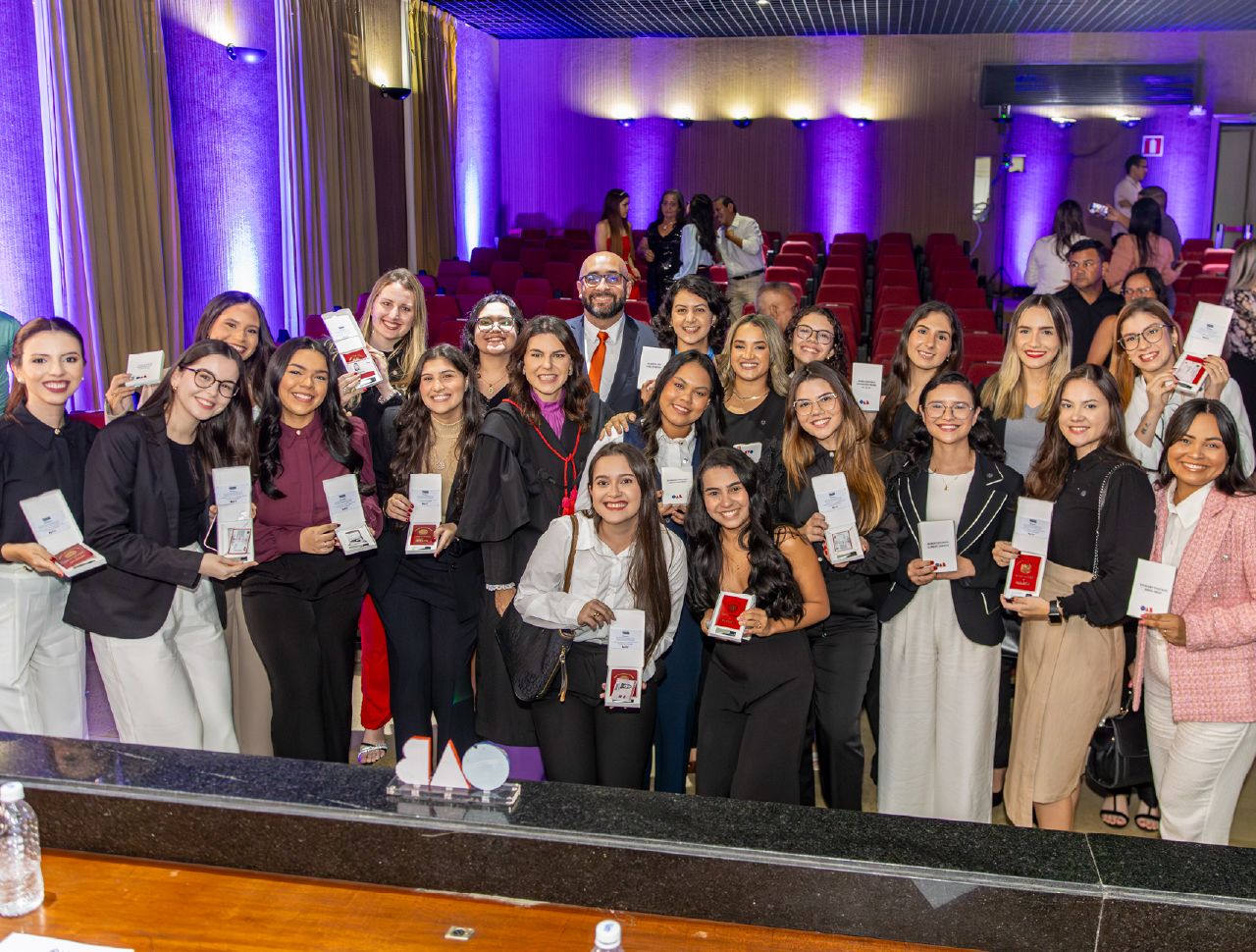 Cerimônia da OAB-PA entrega carteiras a novas advogadas e destaca conquistas de egressas do Cesupa 