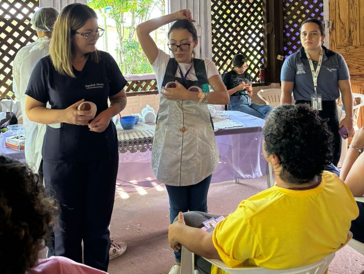 Enfermagem na ilha leva ação em saúde e autocuidado feminino para Cotijuba