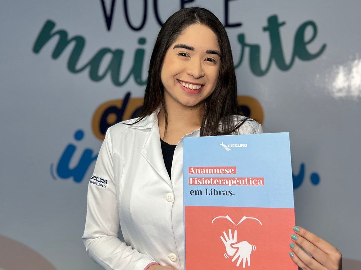 Aluna elabora manual em libras para atendimentos na Clínica de Fisioterapia