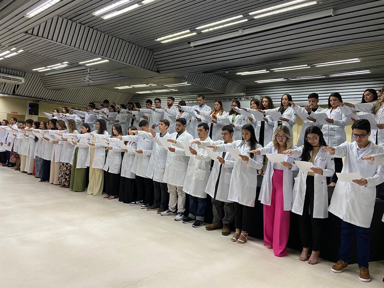 Cerimônia do jaleco marca o início da jornada acadêmica da 34ª turma de Medicina