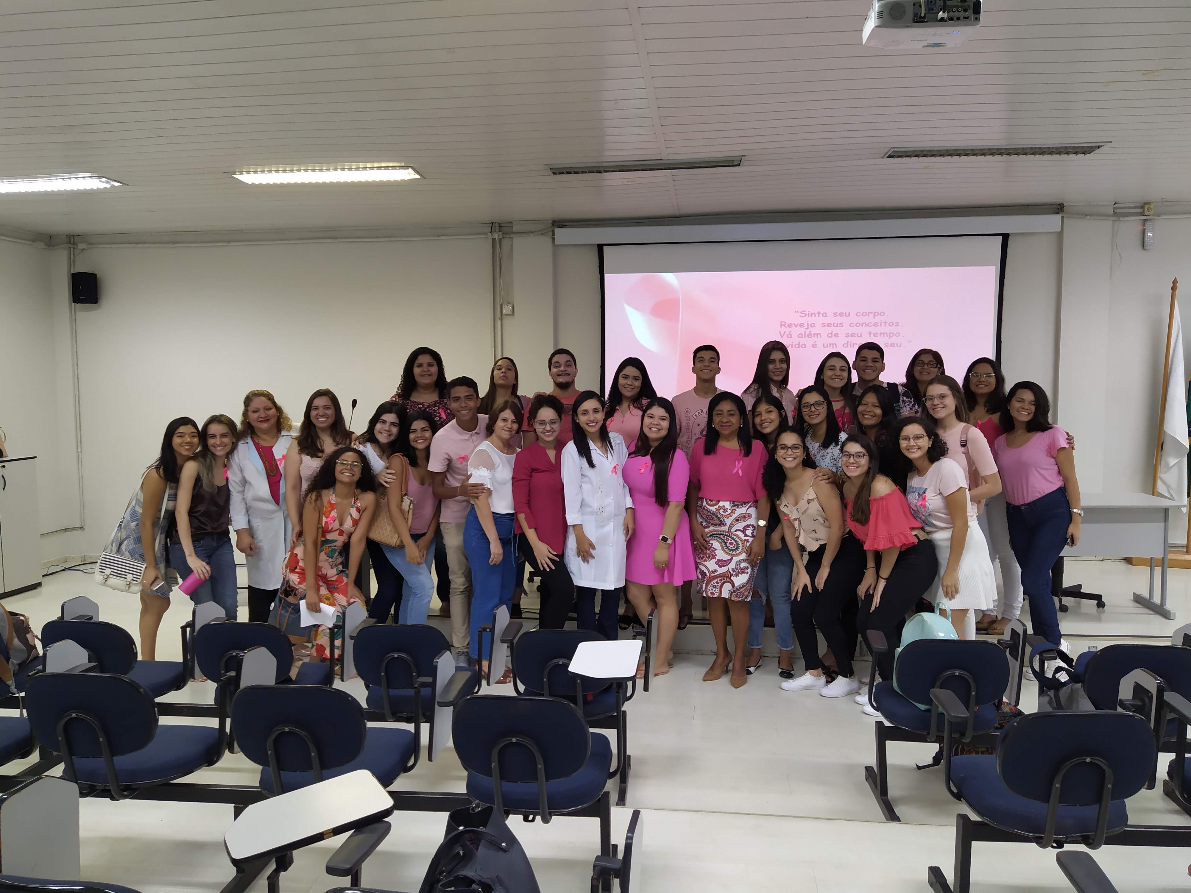 Curso de Enfermagem alerta sobre câncer de mama