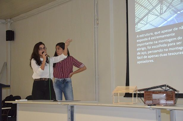 Alunos de Arquitetura apresentam projetos de abrigos de emergência