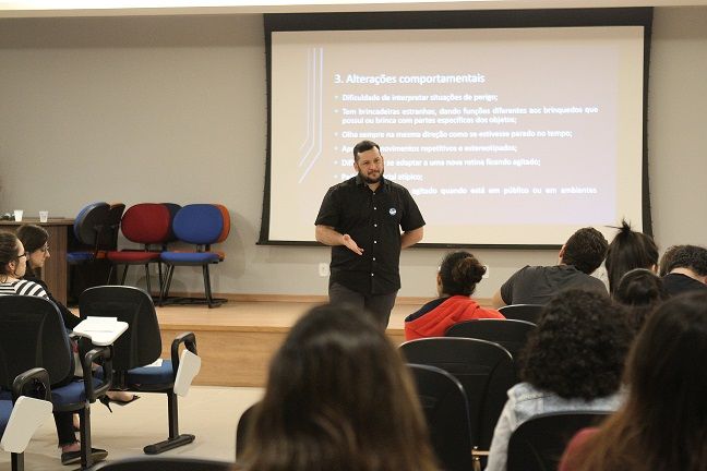 Transtorno do Espectro Autista é tema de encontro com estudantes