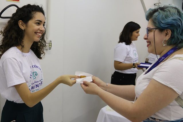 Feira de Tecnologia de Alimentos propõe produção regional entre alunos de Nutrição