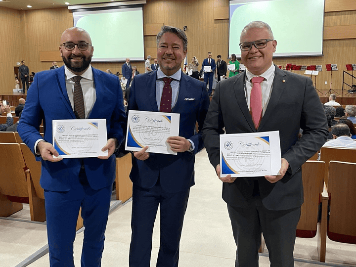 Professores do curso de Direito recebem homenagem da EJPA