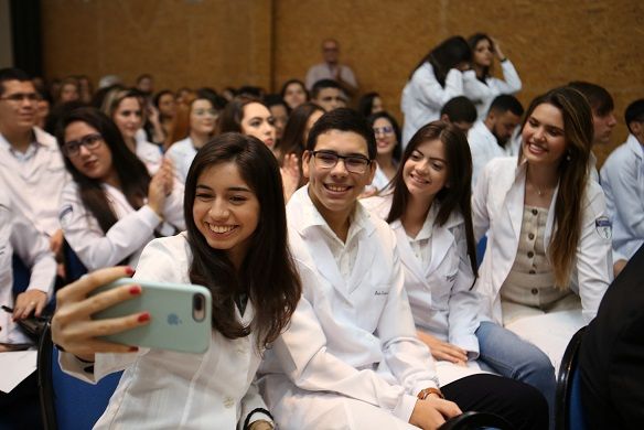 Calouros são recebidos com programação de acolhimento