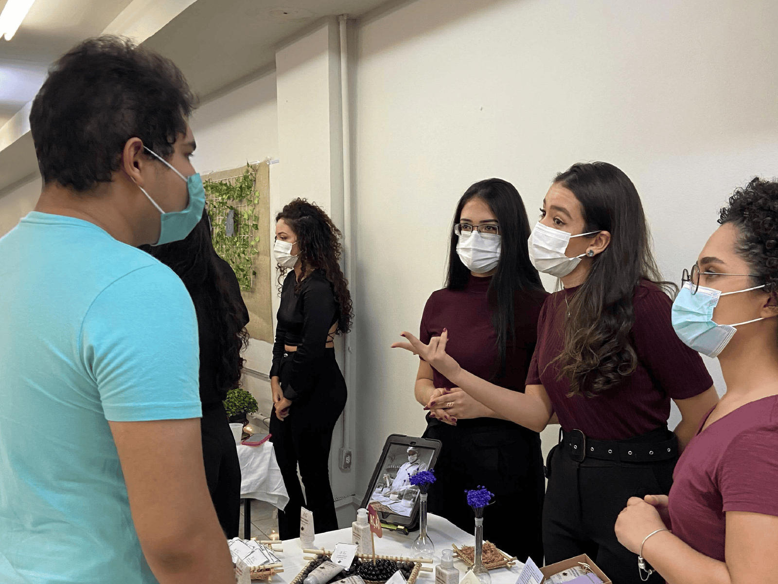 IV Feira de Tecnologia Farmacêutica apresenta produtos fitoterápicos inovadores 