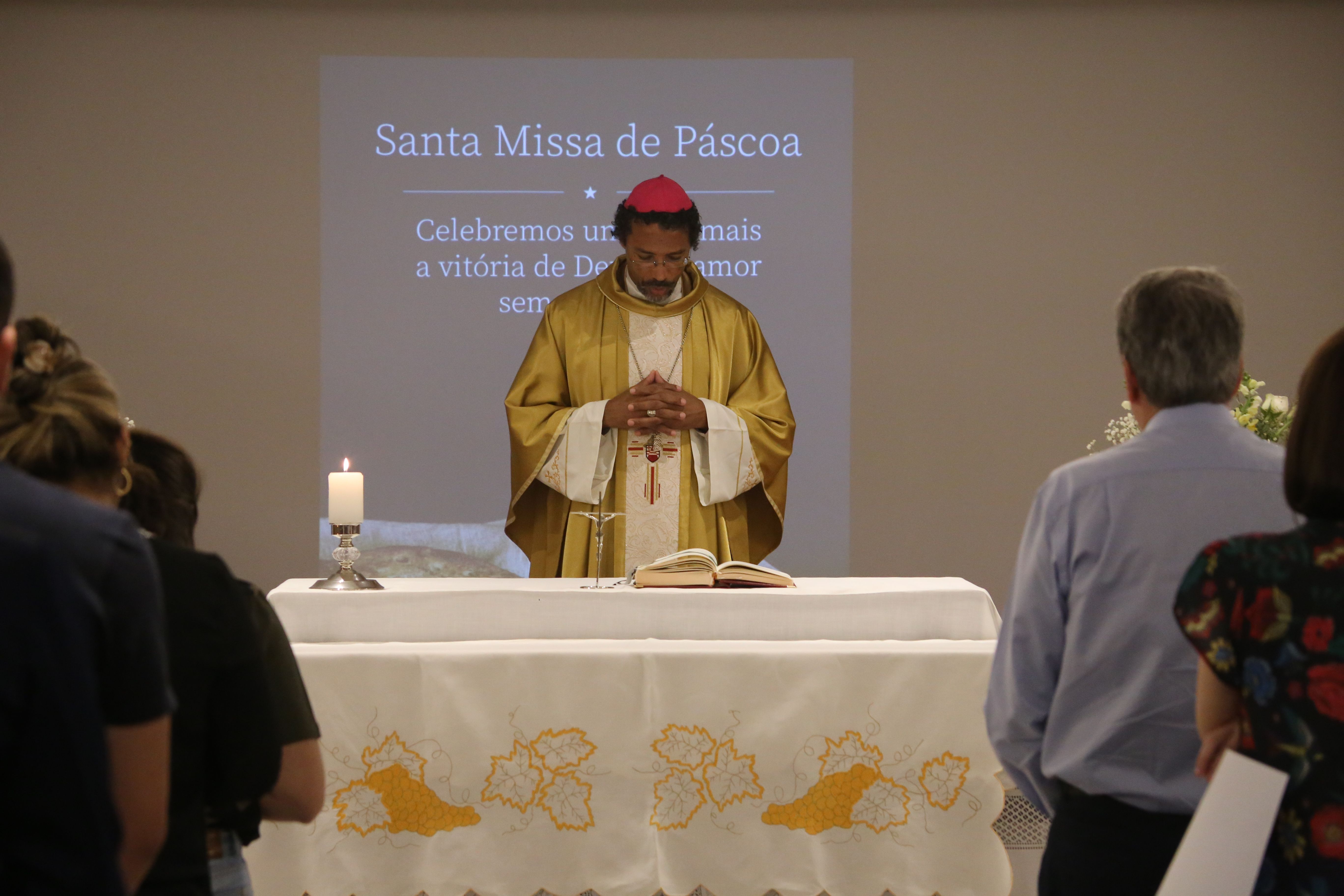 Celebração Eucarística de Páscoa é presidida por Dom Teodoro