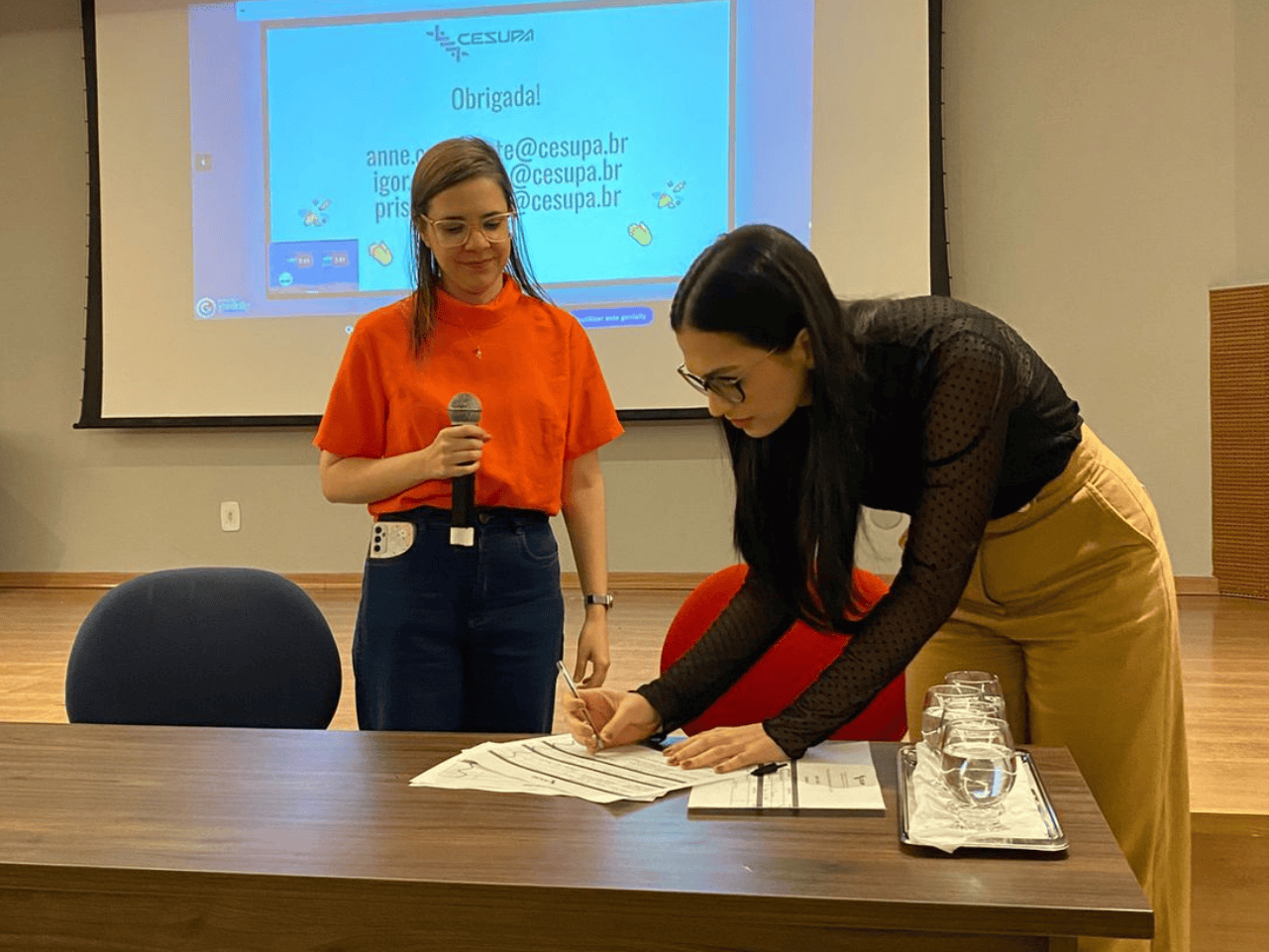 95 monitores acadêmicos tomam posse para atuação em 2026