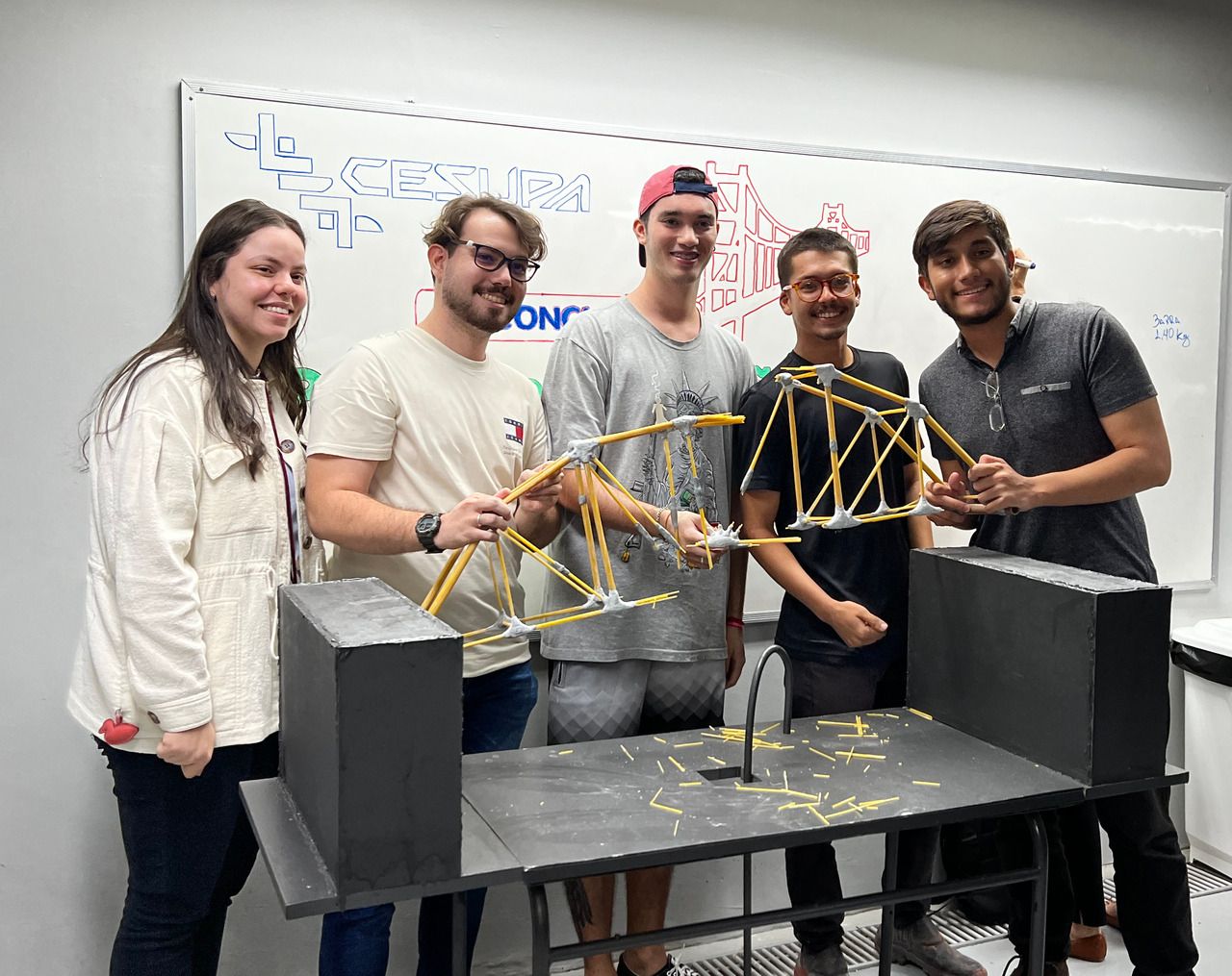 Estudantes de Engenharia Civil do Cesupa participam do Concurso da Ponte de Macarrão