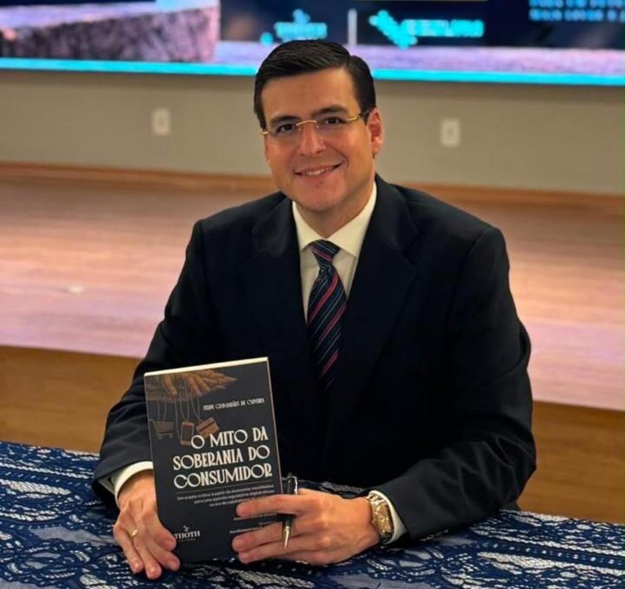 O Mito da Soberania do Consumidor: obra do Prof. Dr. Felipe Guimarães visa a reflexão sobre o capitalismo de vigilância e a regulação digital