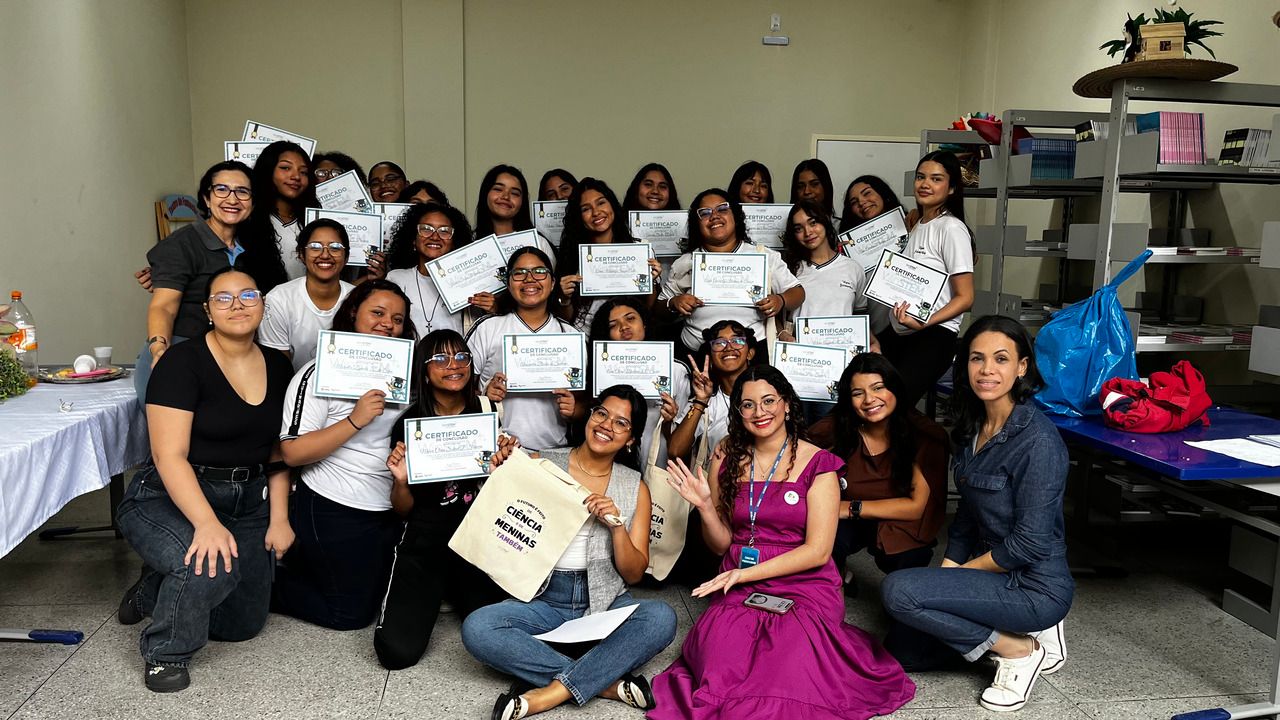 Projeto WinSTEM encerra ciclo em escola estadual com foco em meninas e mulheres nas ciências